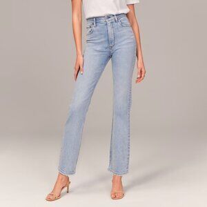 Abercrombie & Fitch Ultra High Rise Ankle Straight Jean (Light, Size 31 LONG)
